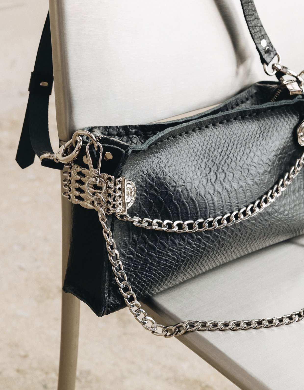 Individual Art Leather Rise today bag black nickel