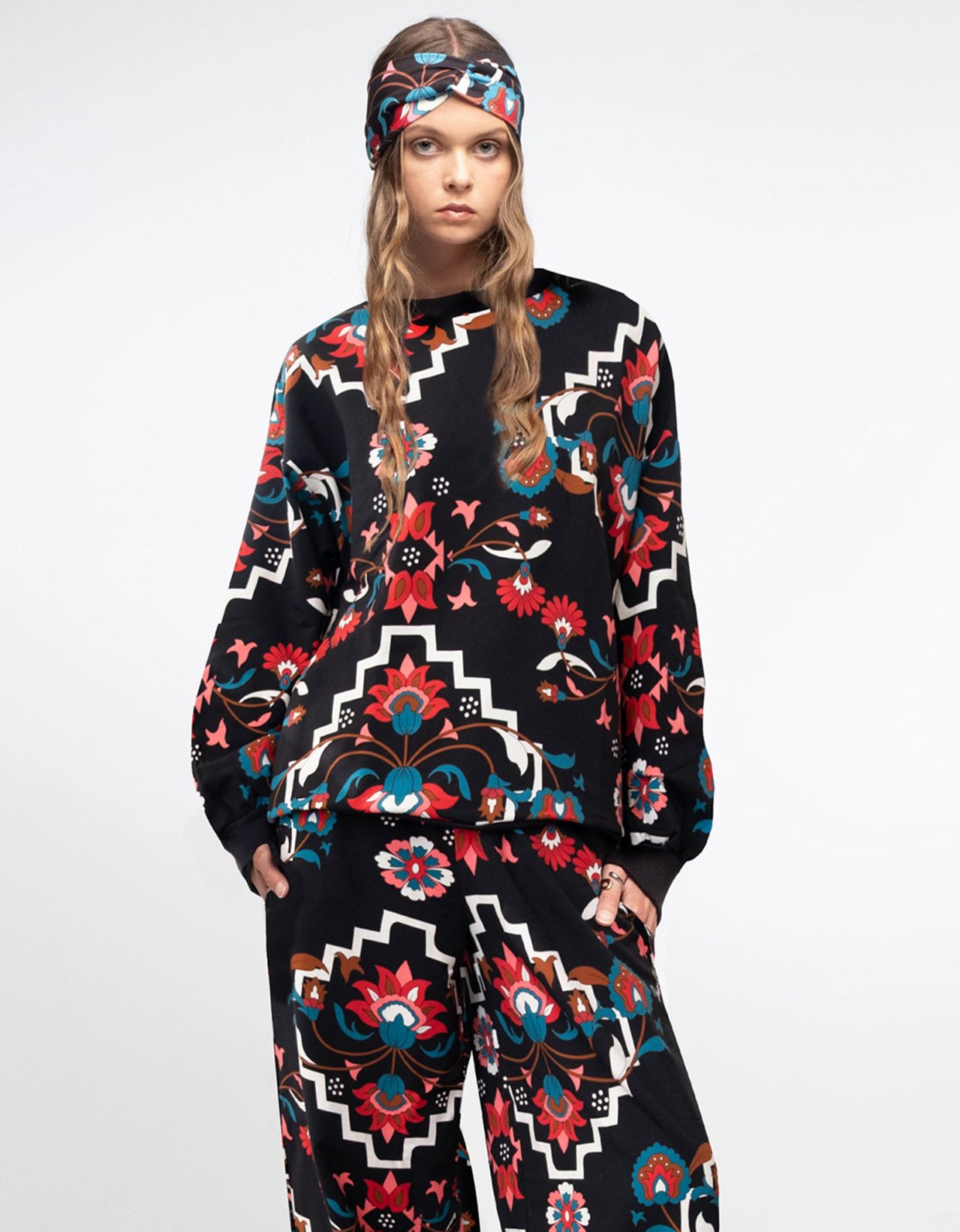 Peace and Chaos Romancer pants black