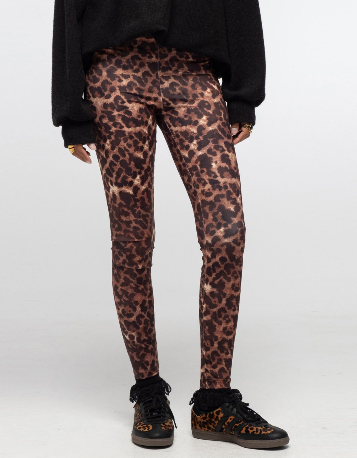 Peace and Chaos Rosette leggings