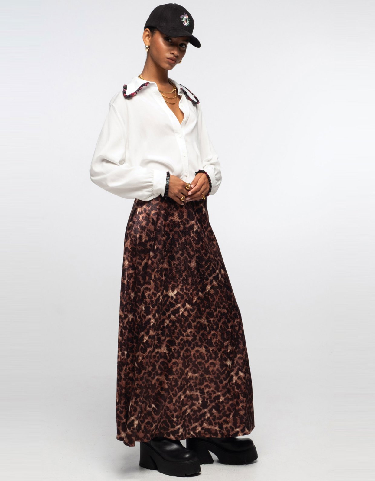 Peace and Chaos Rosette long skirt jacquard