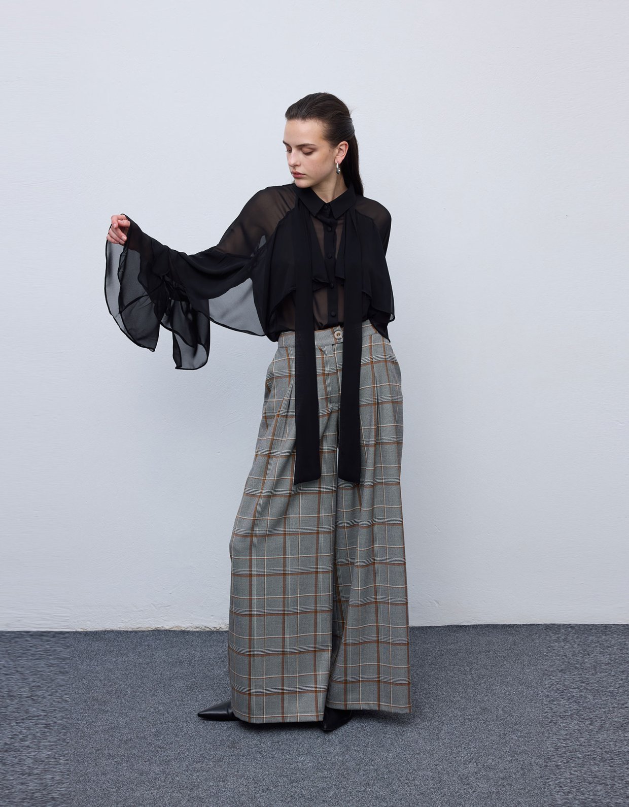 Ciel Concept Ruffle shirt black