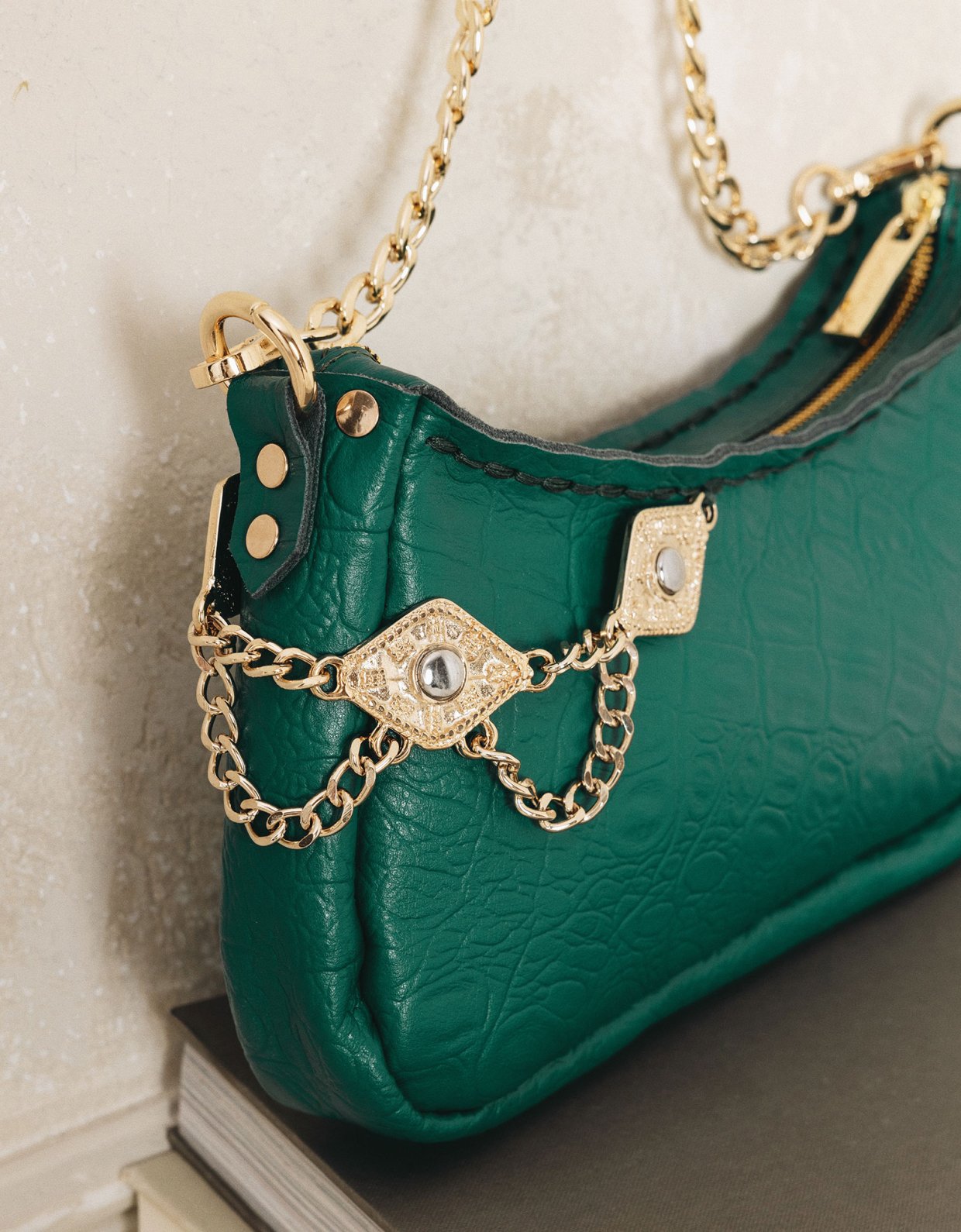 Individual Art Leather Rushmere bag forest green gold