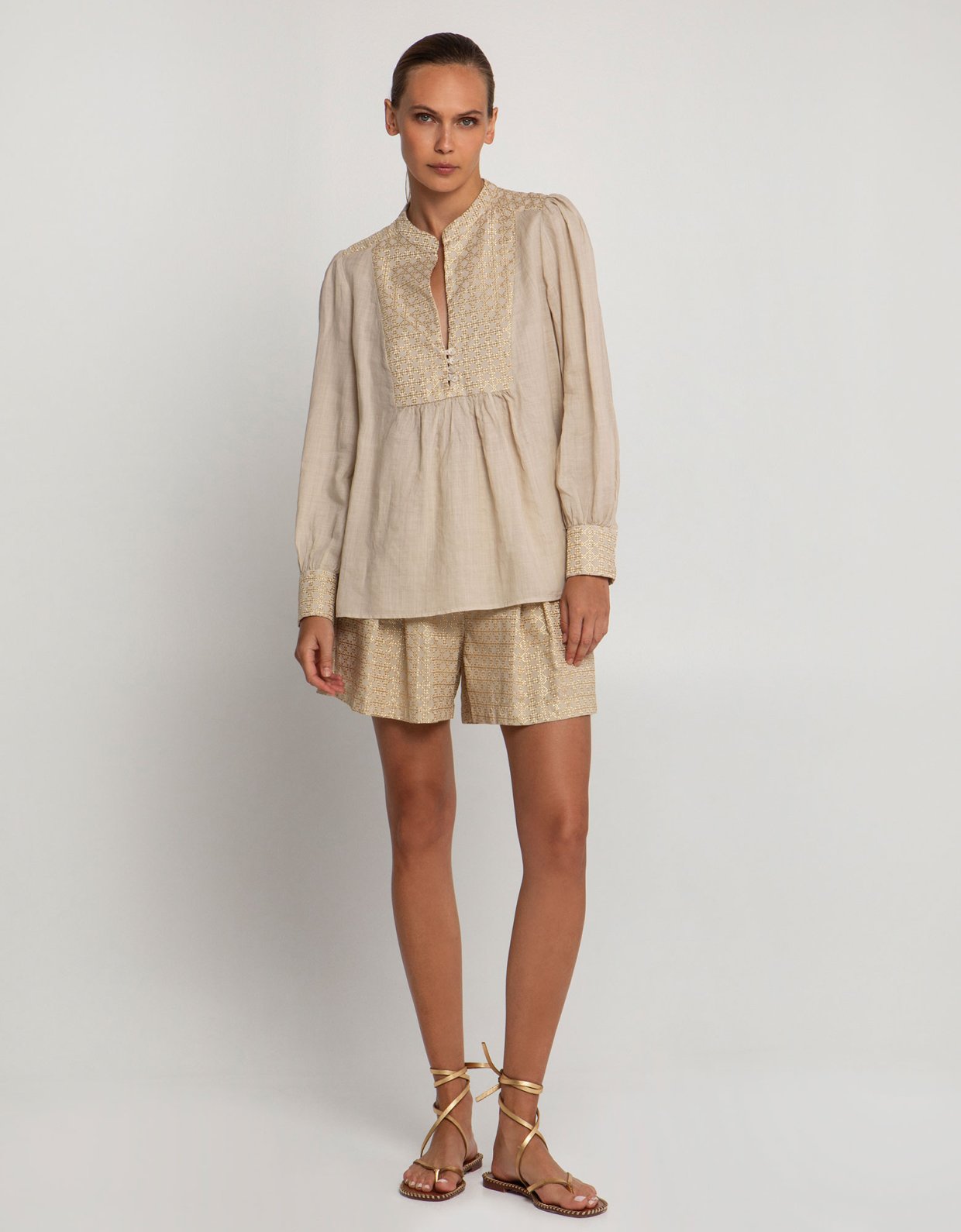 Greek Archaic Kori Cross embroidered pleated bermuda shorts beige-gold
