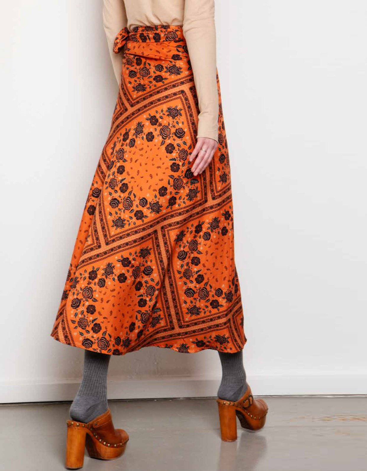 Nisώ Scarf skirt