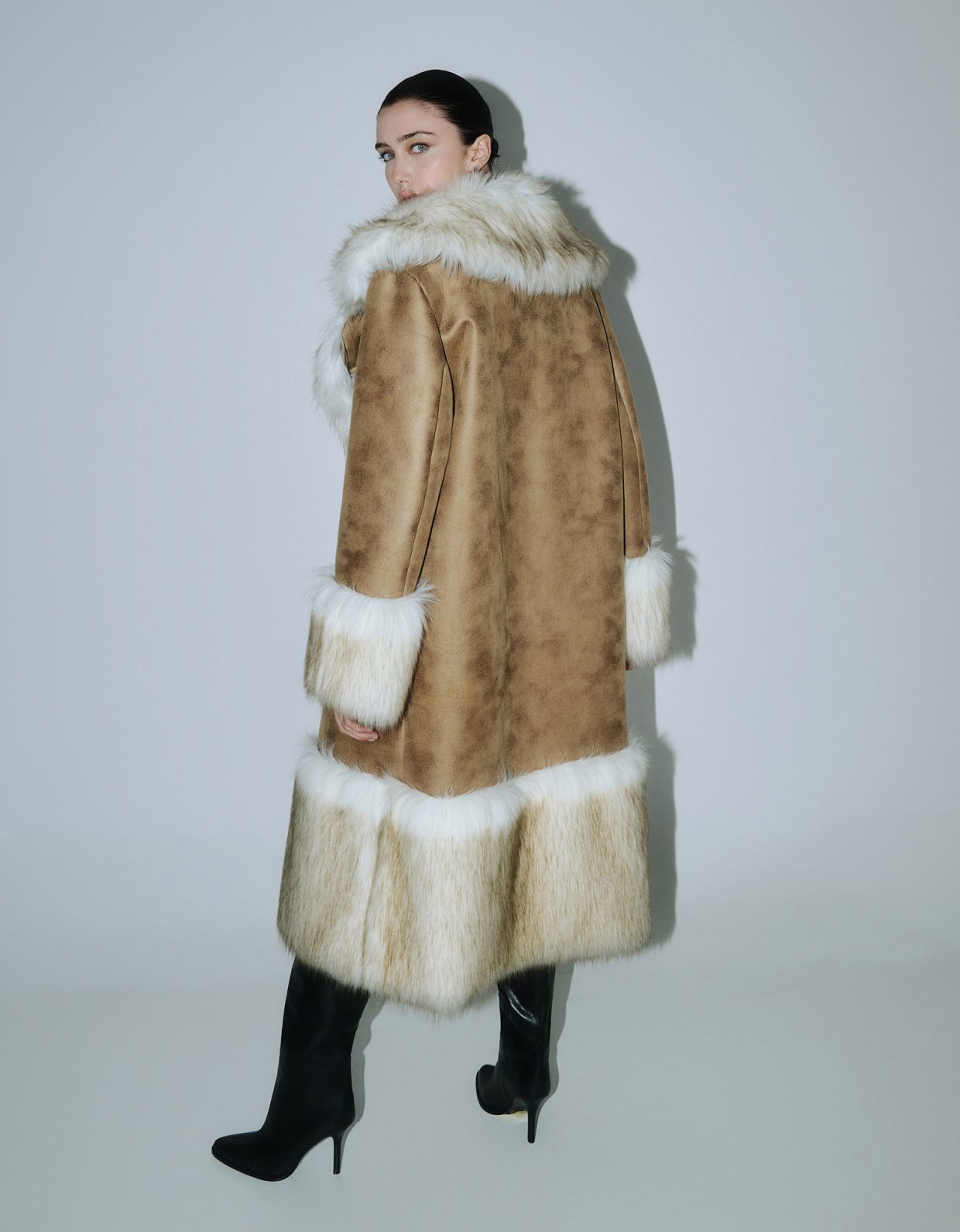 Combos Knitwear Shearling coat brown