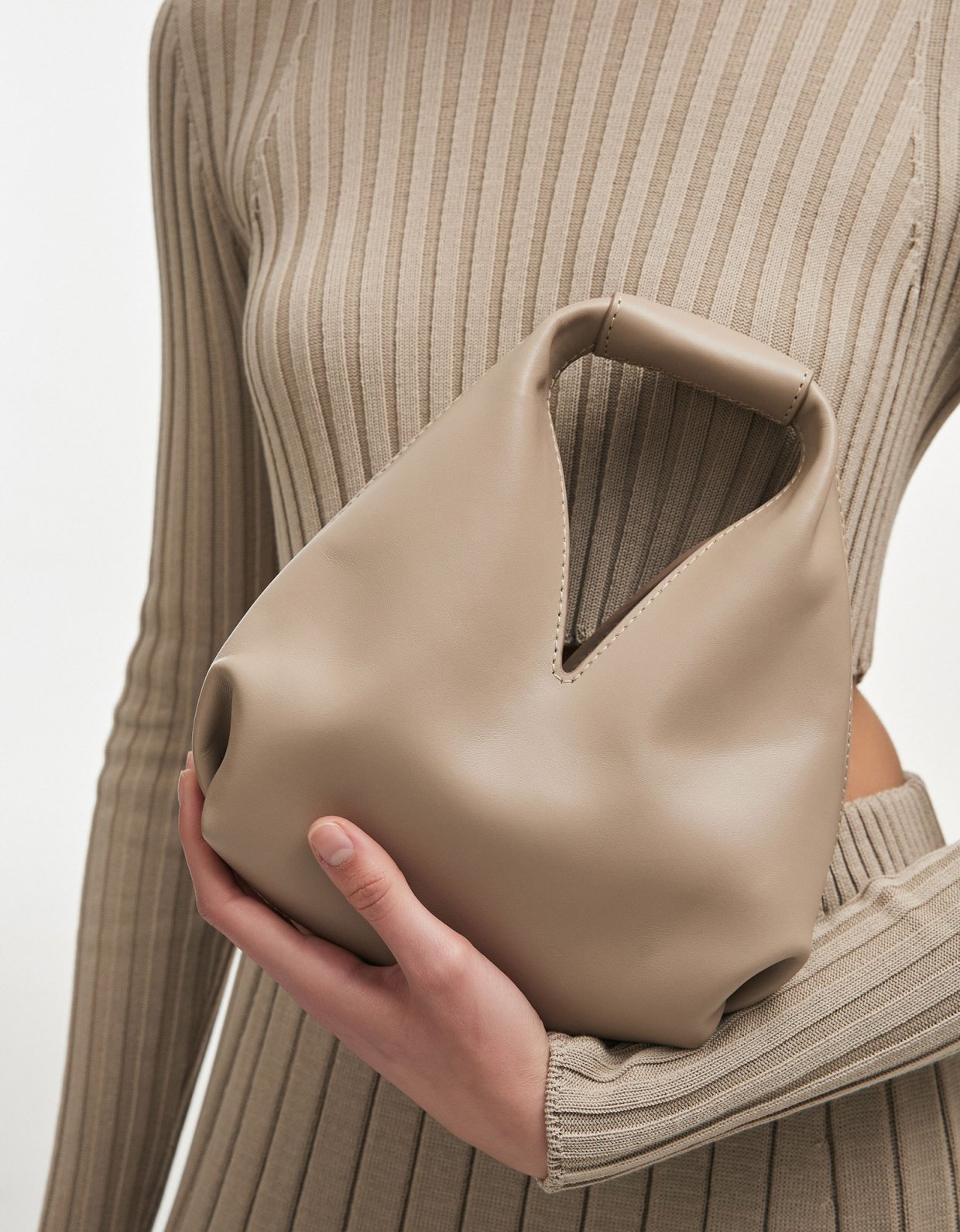 Nadia Rapti Sienna leather bag greige