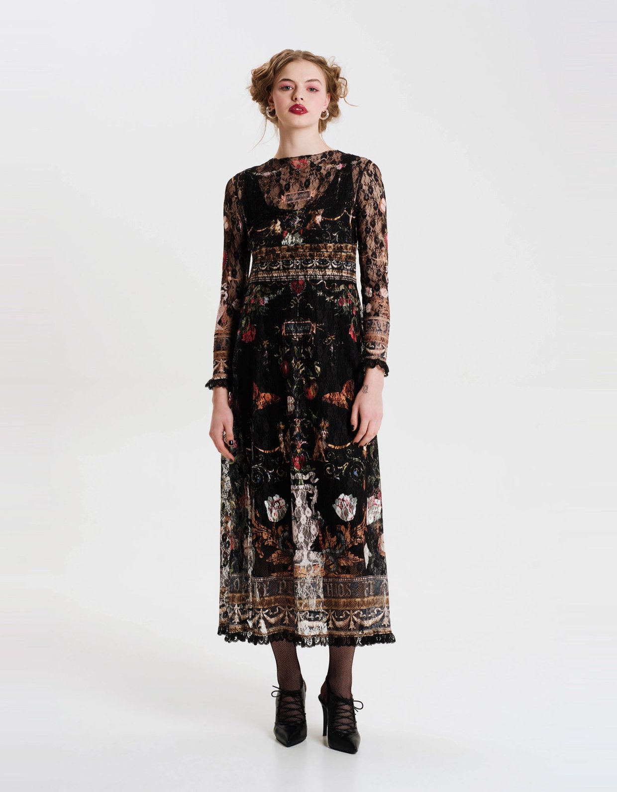 Peace and Chaos Temptation long lace dress