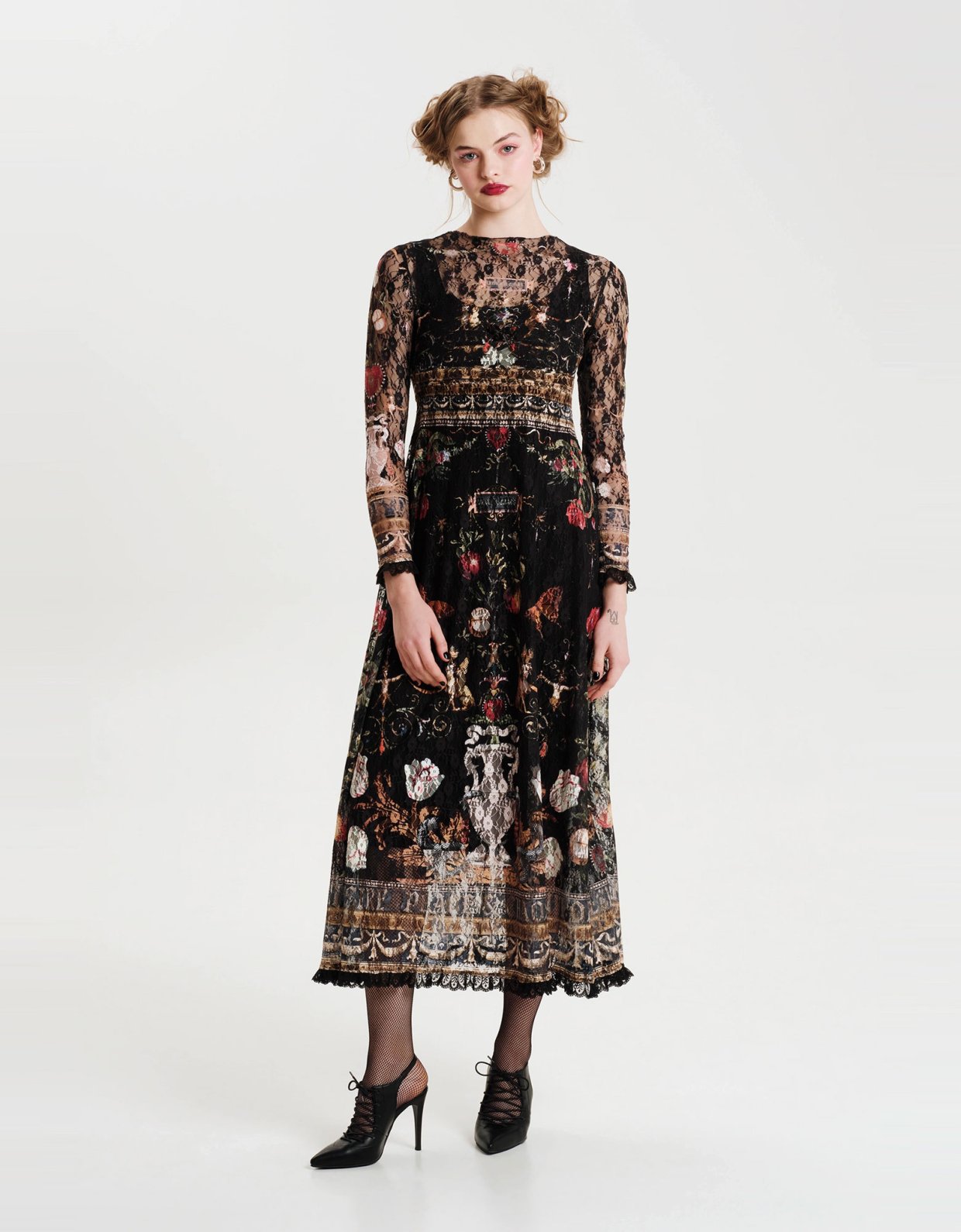 Peace and Chaos Temptation long lace dress