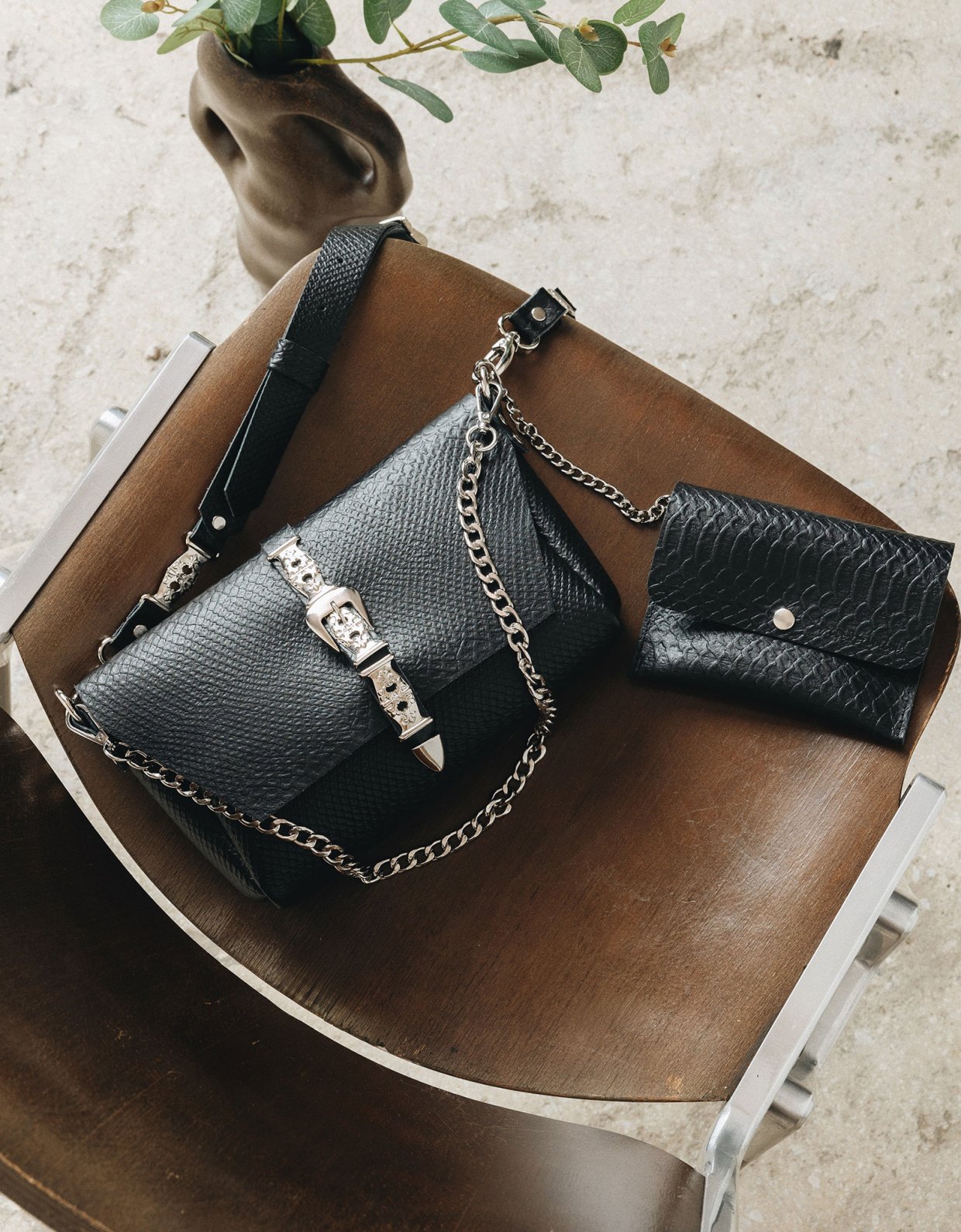 Individual Art Leather The river bag black nickel