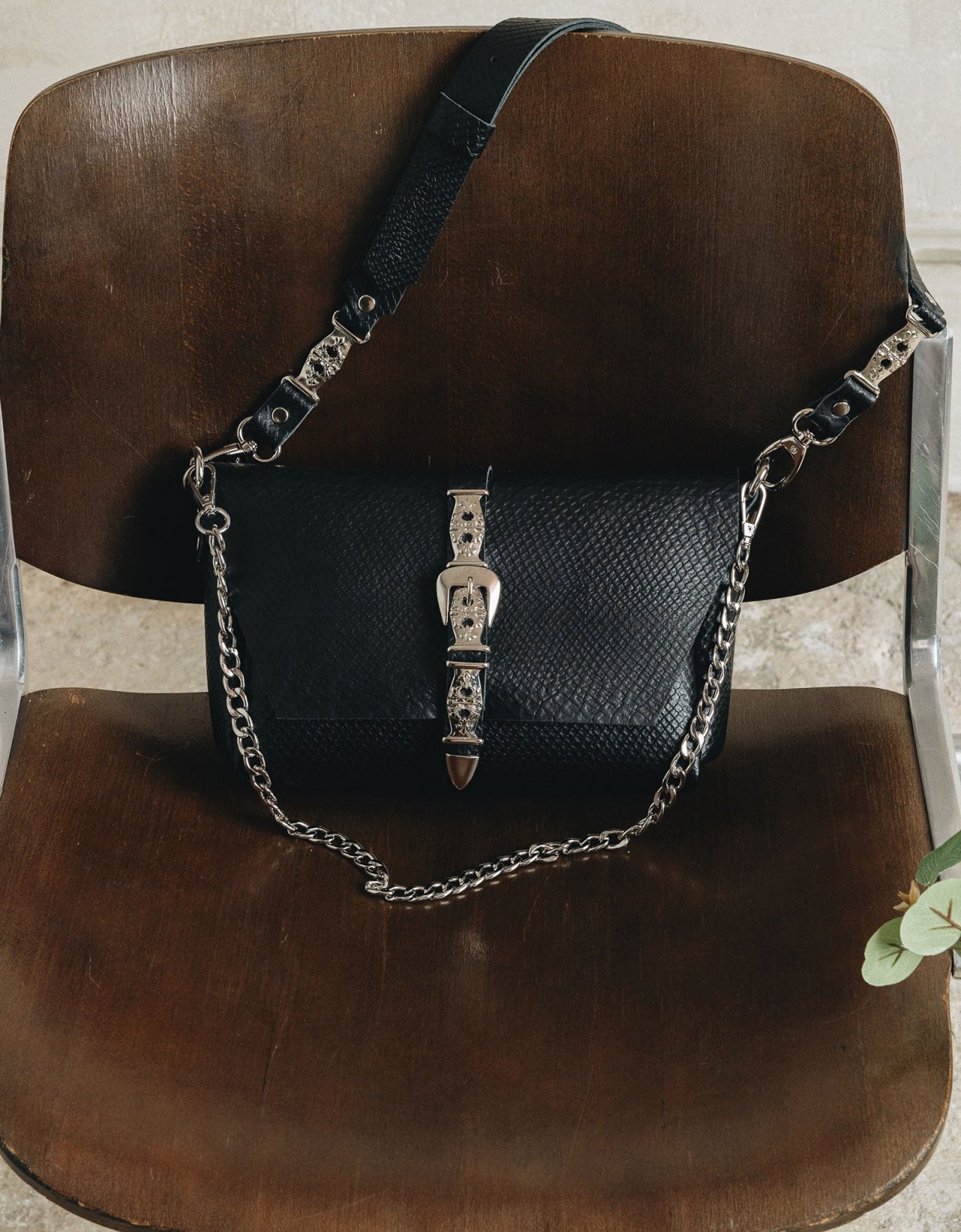 Individual Art Leather The river bag black nickel
