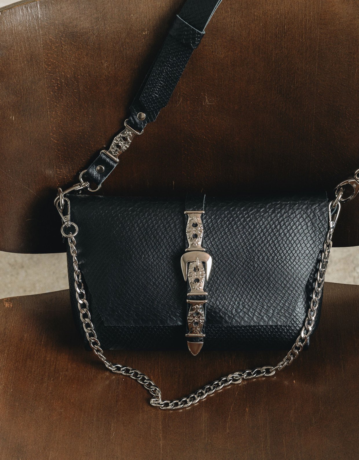 Individual Art Leather The river bag black nickel