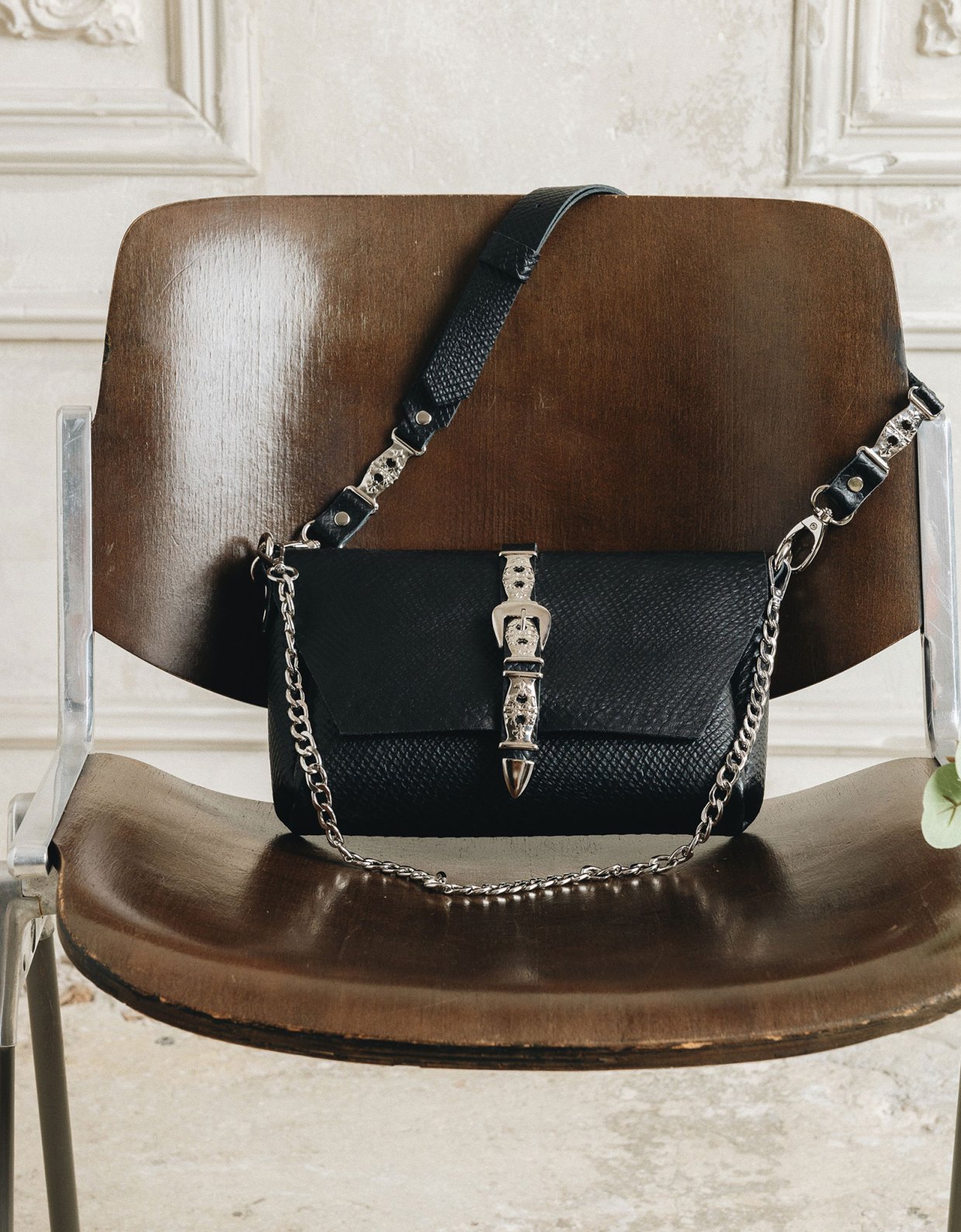 Individual Art Leather The river bag black nickel