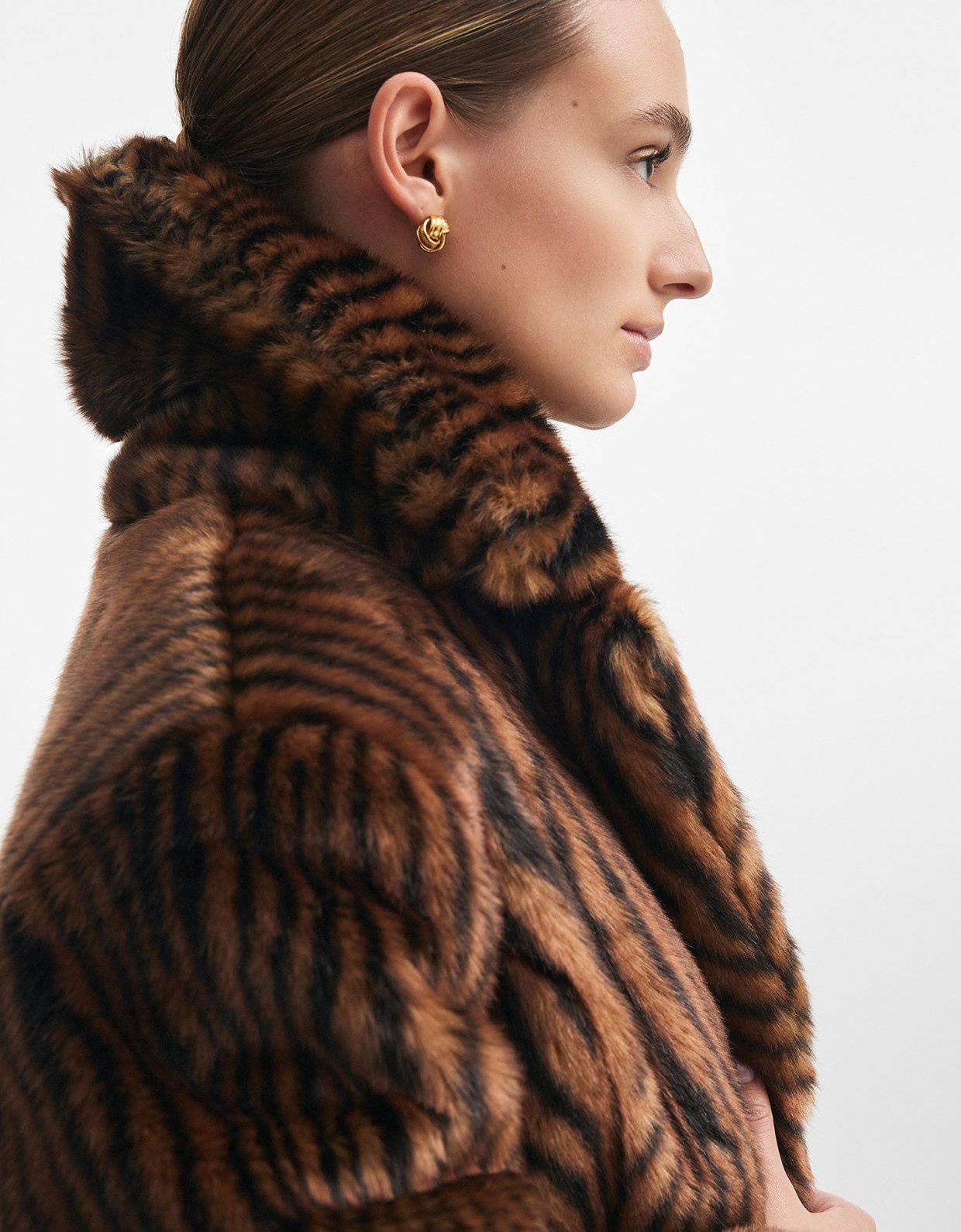 Nadia Rapti Throwback fur cropped jacket brown/black