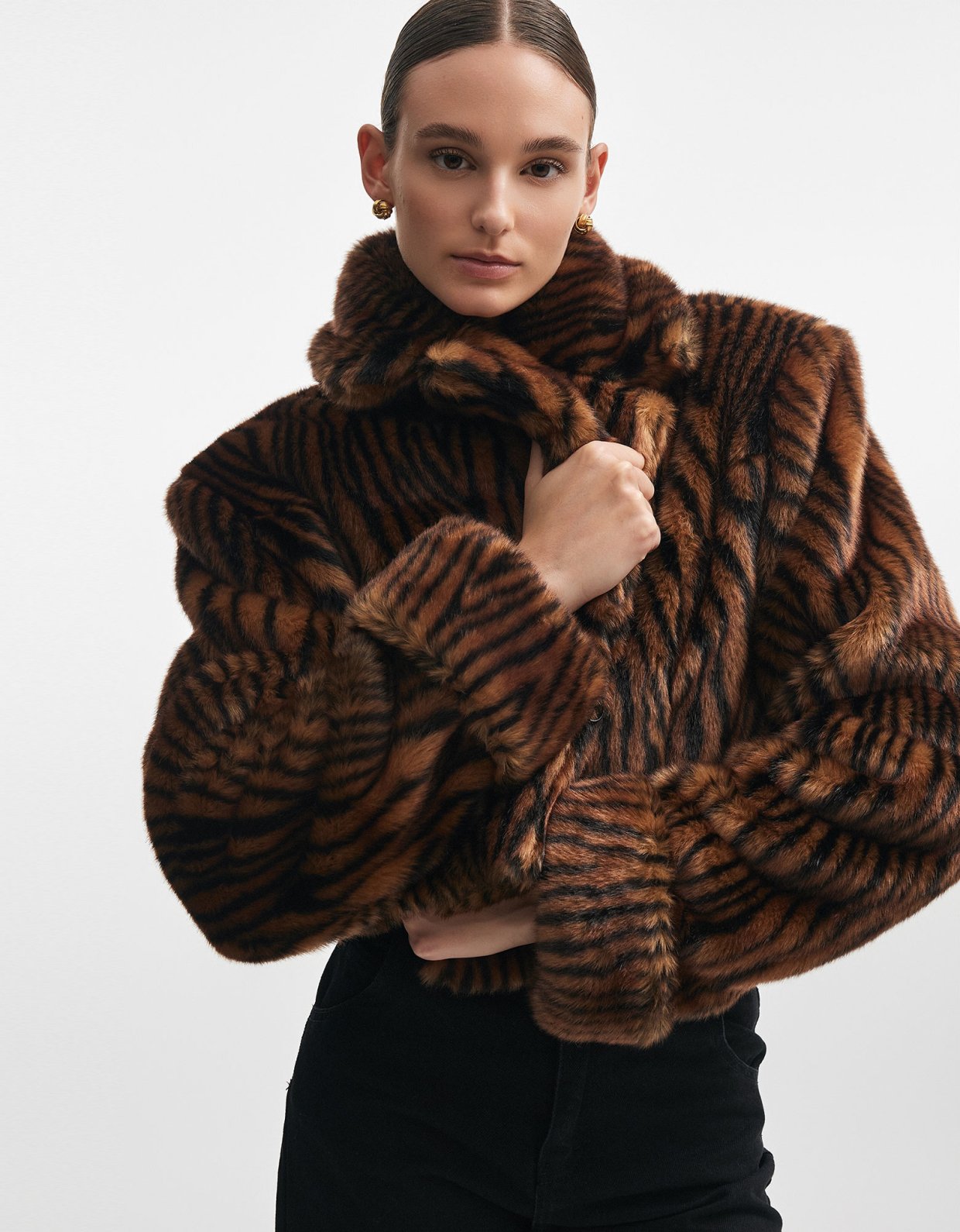 Nadia Rapti Throwback fur cropped jacket brown/black