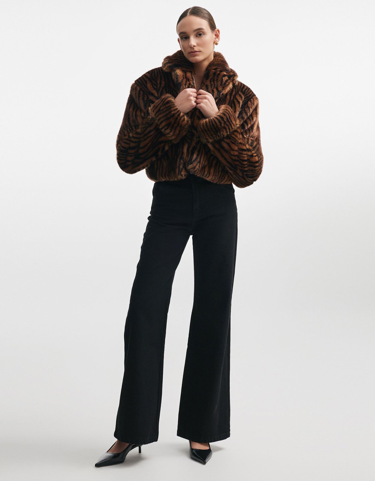 Nadia Rapti Throwback fur cropped jacket brown/black