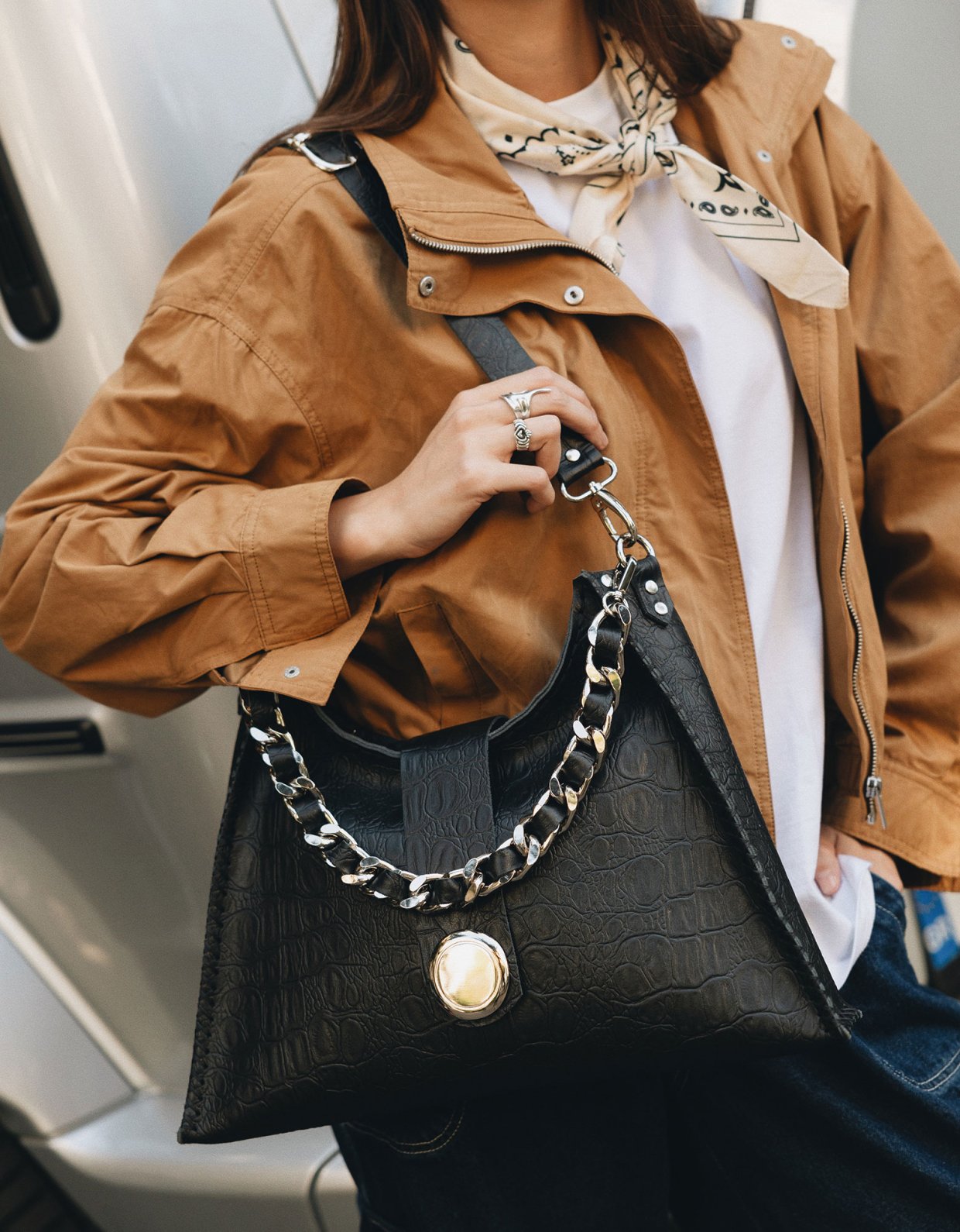Individual Art Leather To the wilder bag black nickel