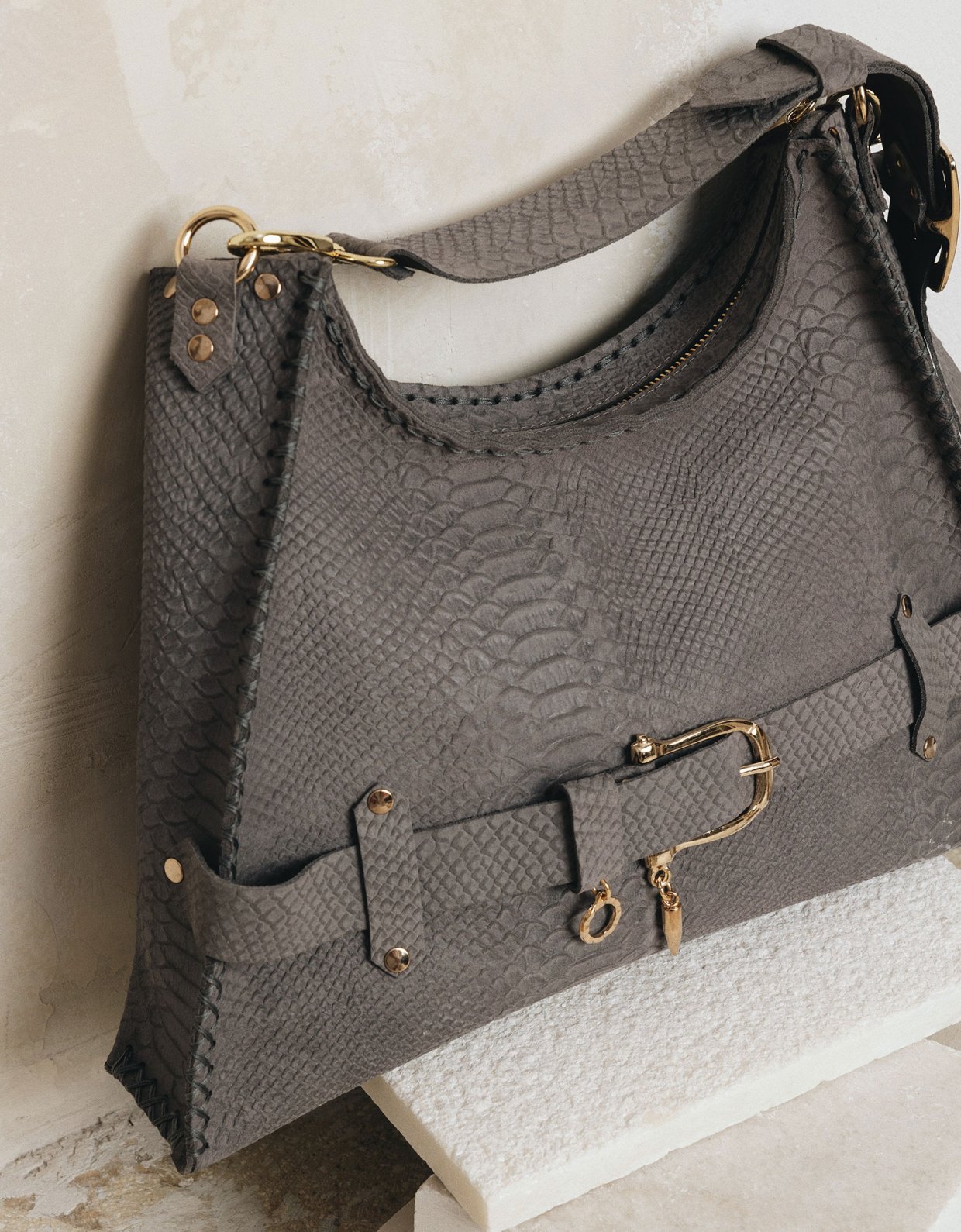 Individual Art Leather Together in electric dreams bag gray suede gold