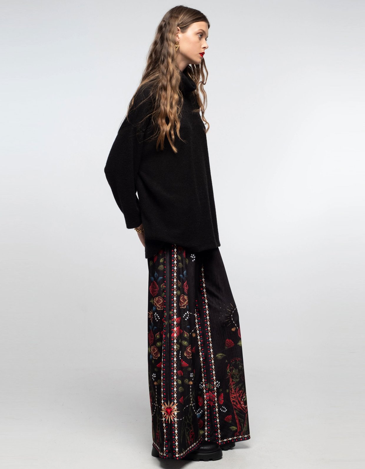 Peace and Chaos Tranquil turtleneck top black