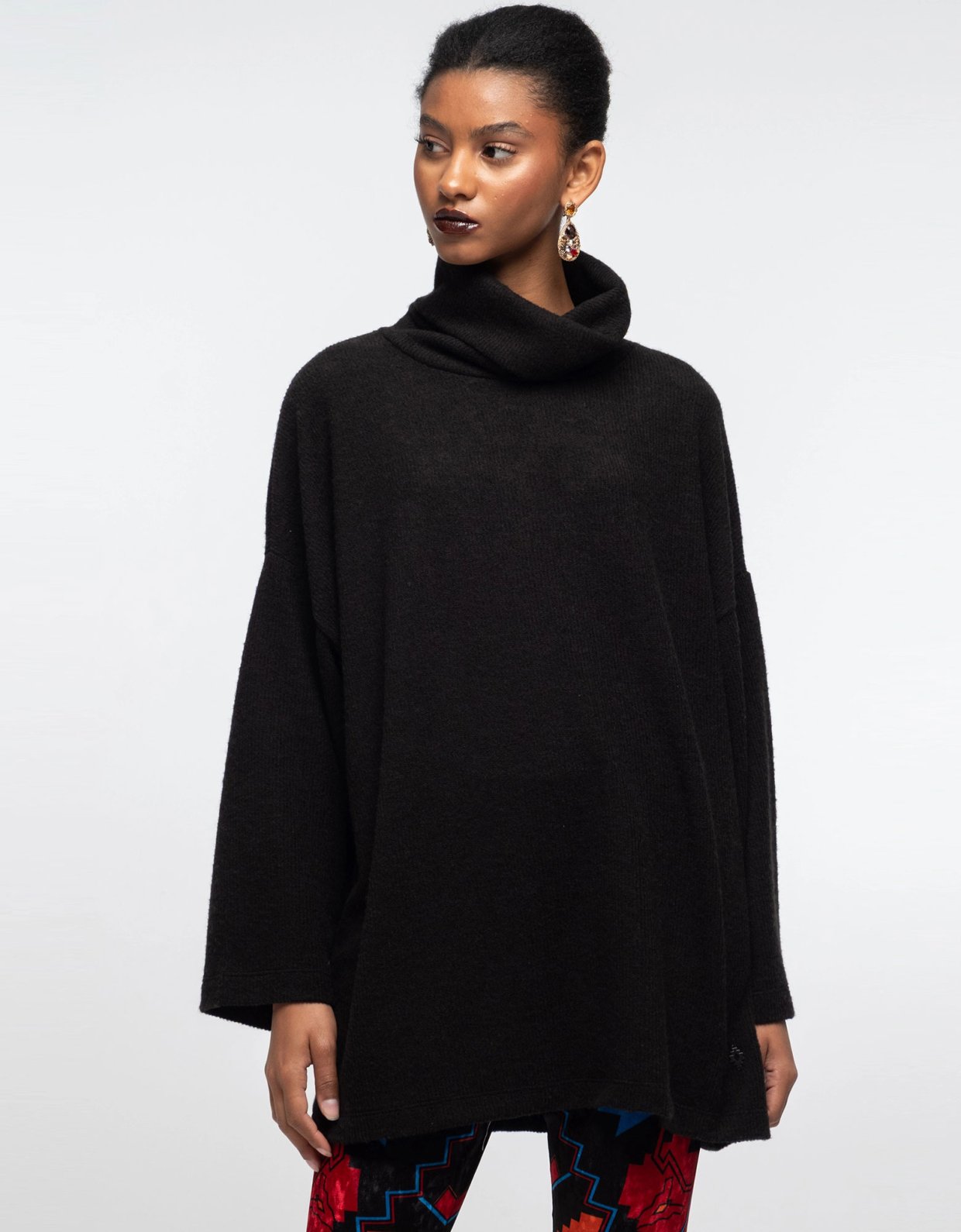 Peace and Chaos Tranquil turtleneck top black