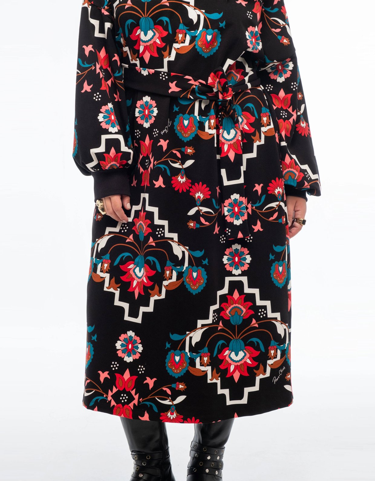 Peace and Chaos Romancer sweater dress black