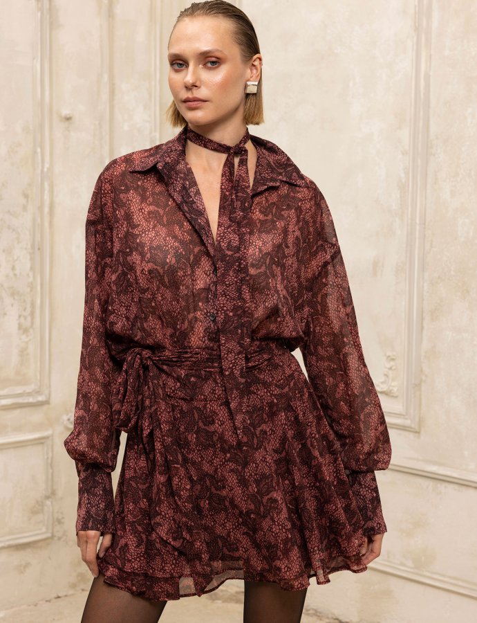 Lace unveiled mauve shirt