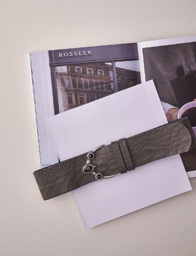 Alive alligator embossed leather belt grey