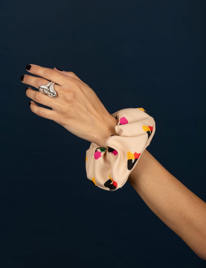 Adele scrunchie ecru
