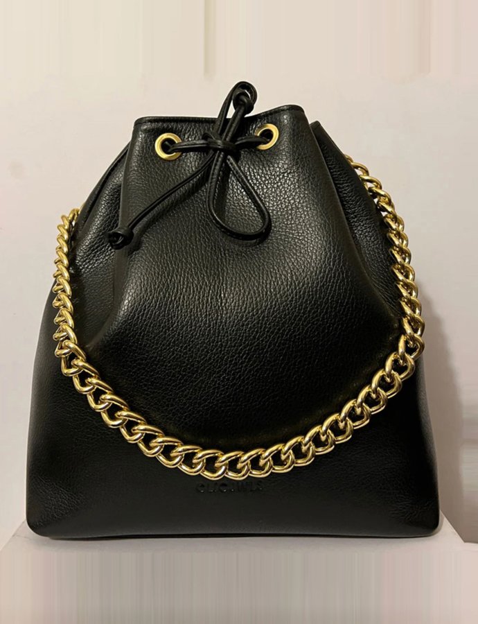 Big bucket bag black dolaro