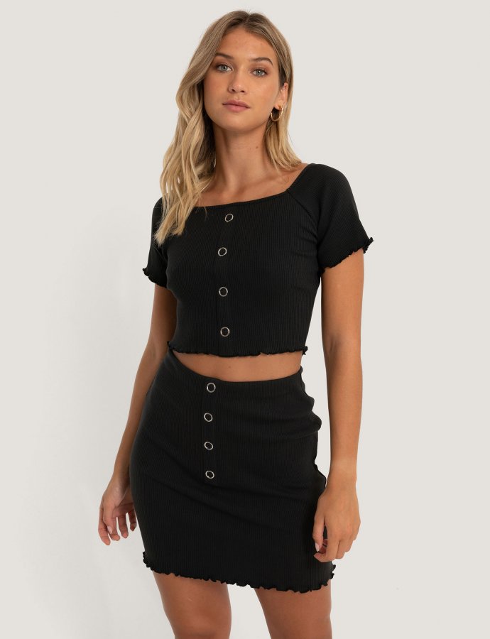 Babylock ruffle top black