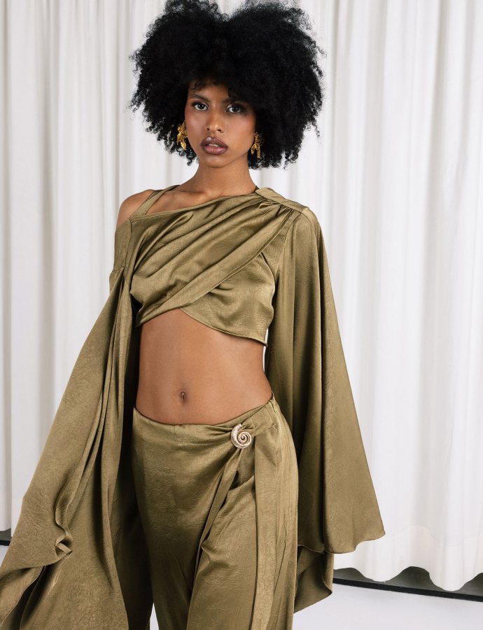 Cassandra top wide sleeves