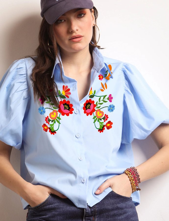 Frida light blue shirt