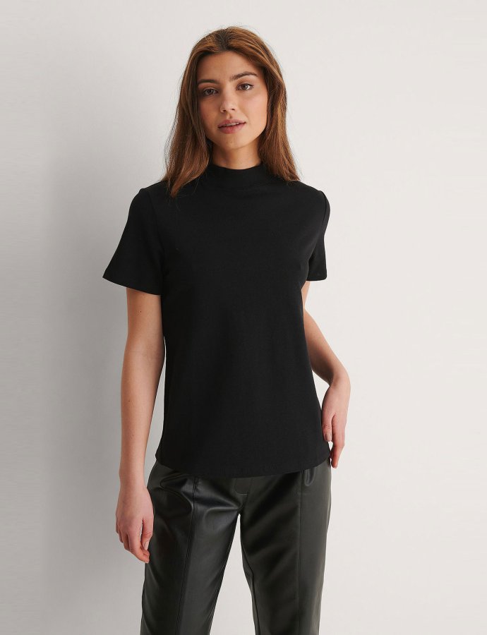 High neck t-shirt black