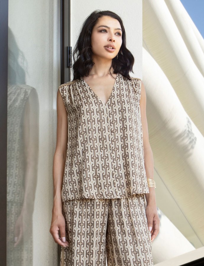 Printed sleeveless top sand-bronze