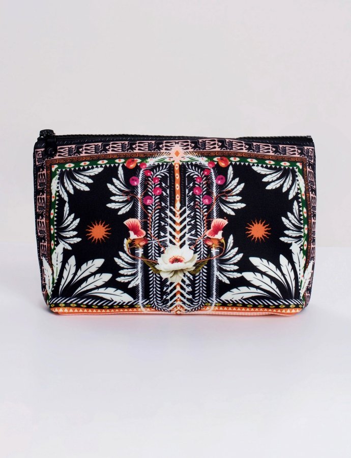 Myrtle pouch