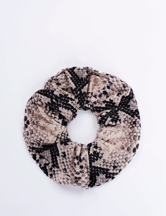 Serpentine scrunchie