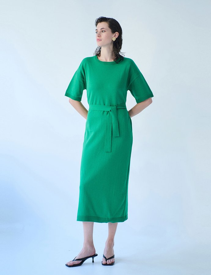 Midi knit dress with belt green