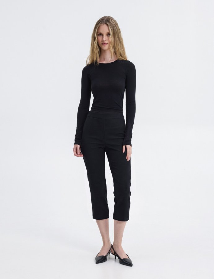 Kelly capri black
