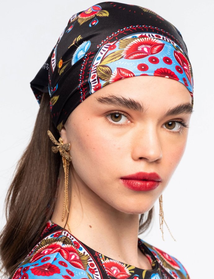 Essence scarf