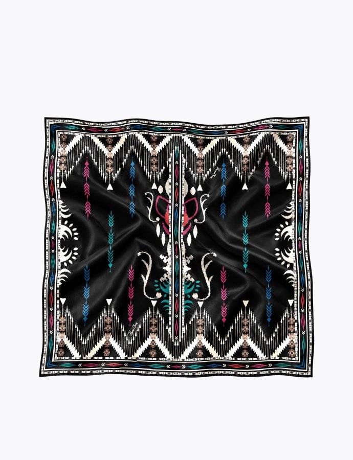 Legend scarf
