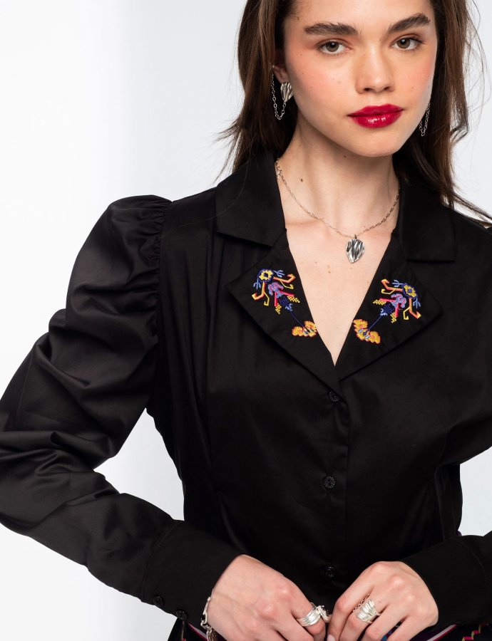 Emblem shirt black