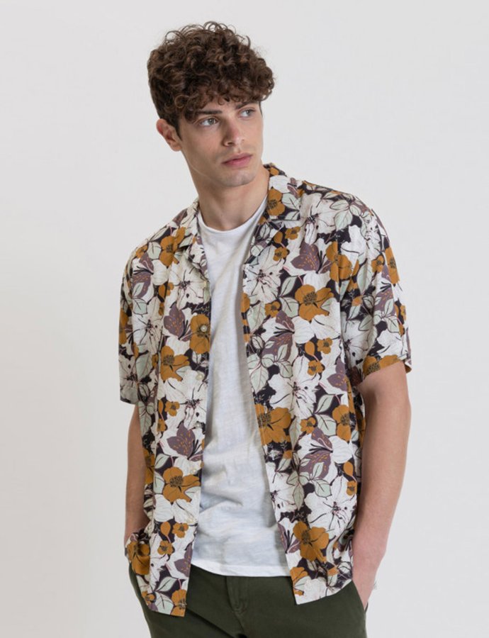 Floral print hawaian shirt