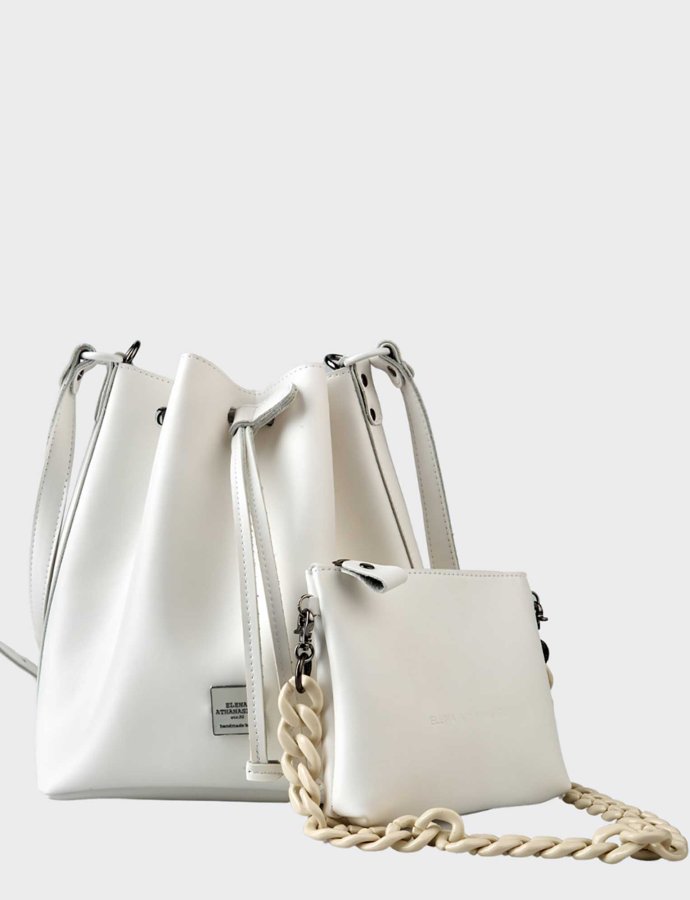 Chain pouch bag white