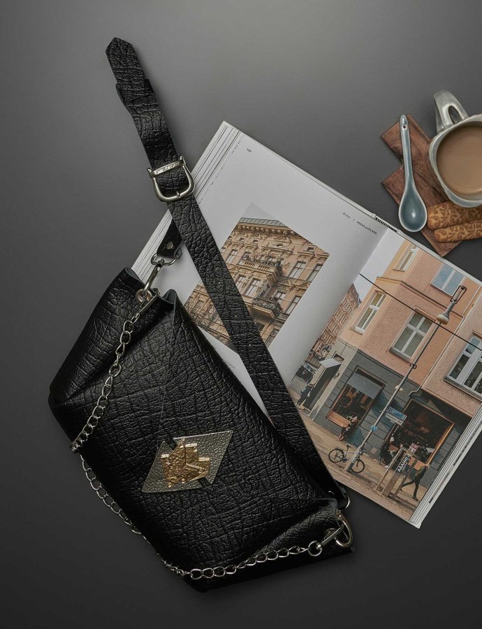 Diamonds and rust bag black