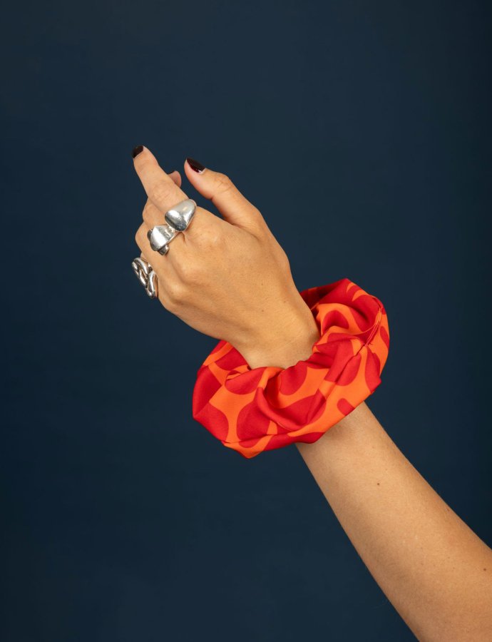 Agatha scrunchie red