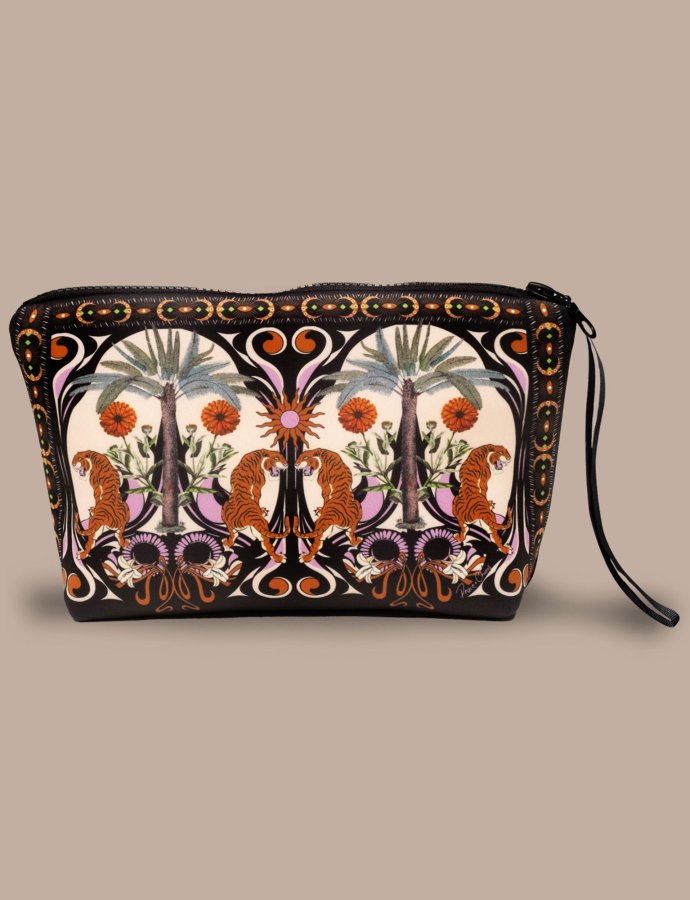 Ancestress pouch