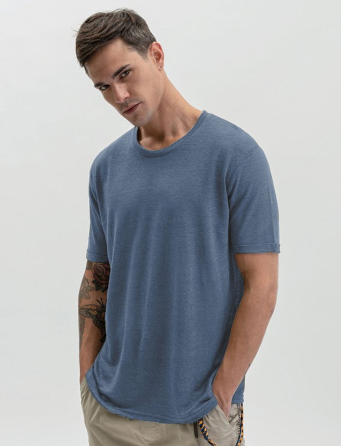 Linen t-shirt light blue