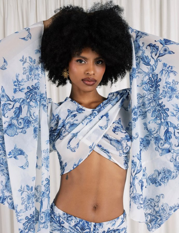 Ionis top wide sleeves