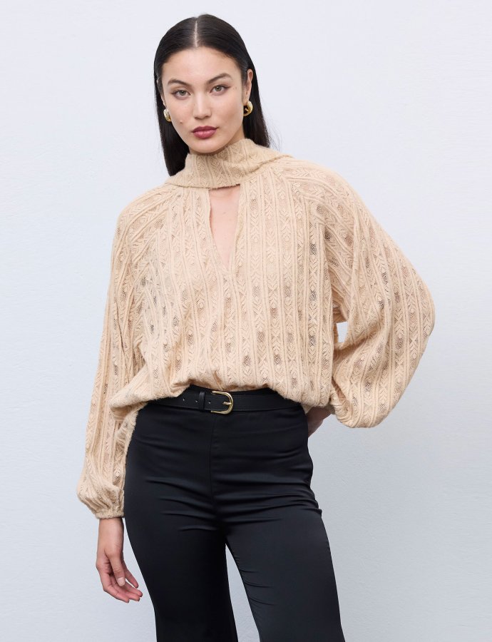 Lace knit romantic blouse cream