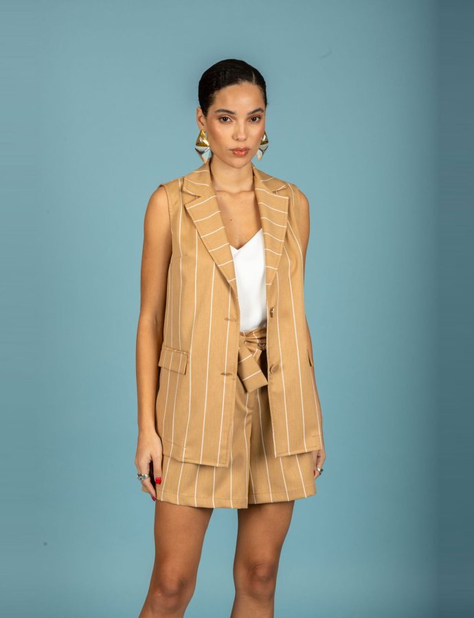 Lilo sleeveless blazer