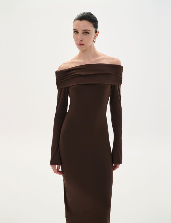 Off shoulder maxi dress brown